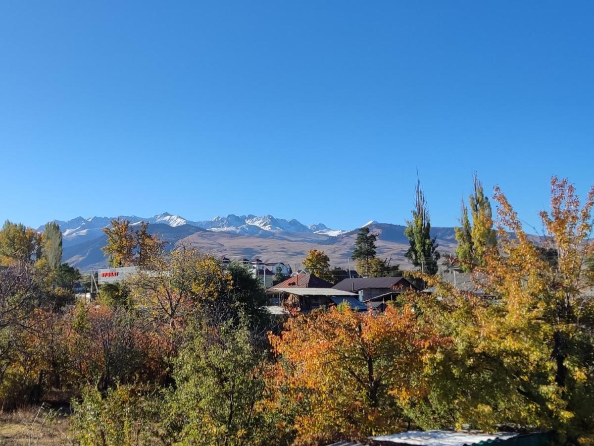 Tuenduek Guest House, Karakol Exterior photo