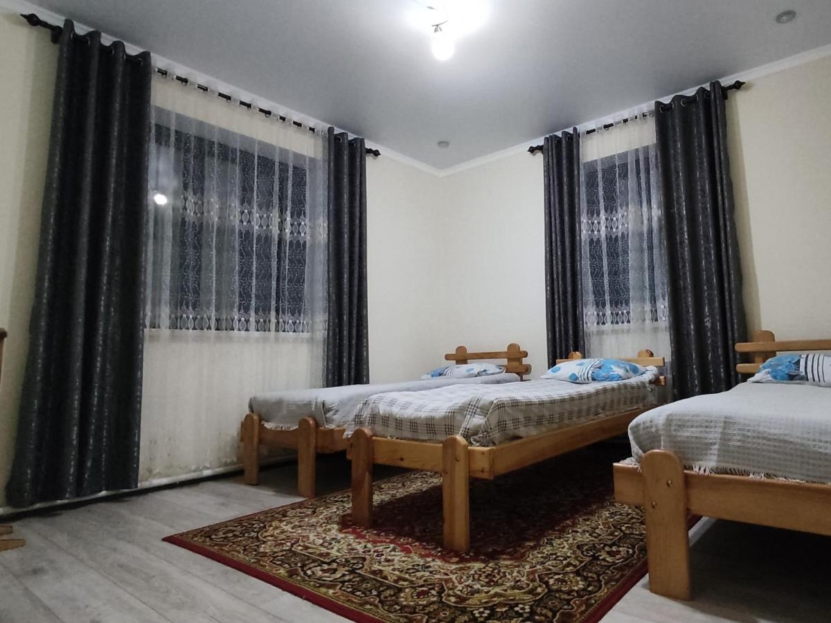Tuenduek Guest House, Karakol Exterior photo